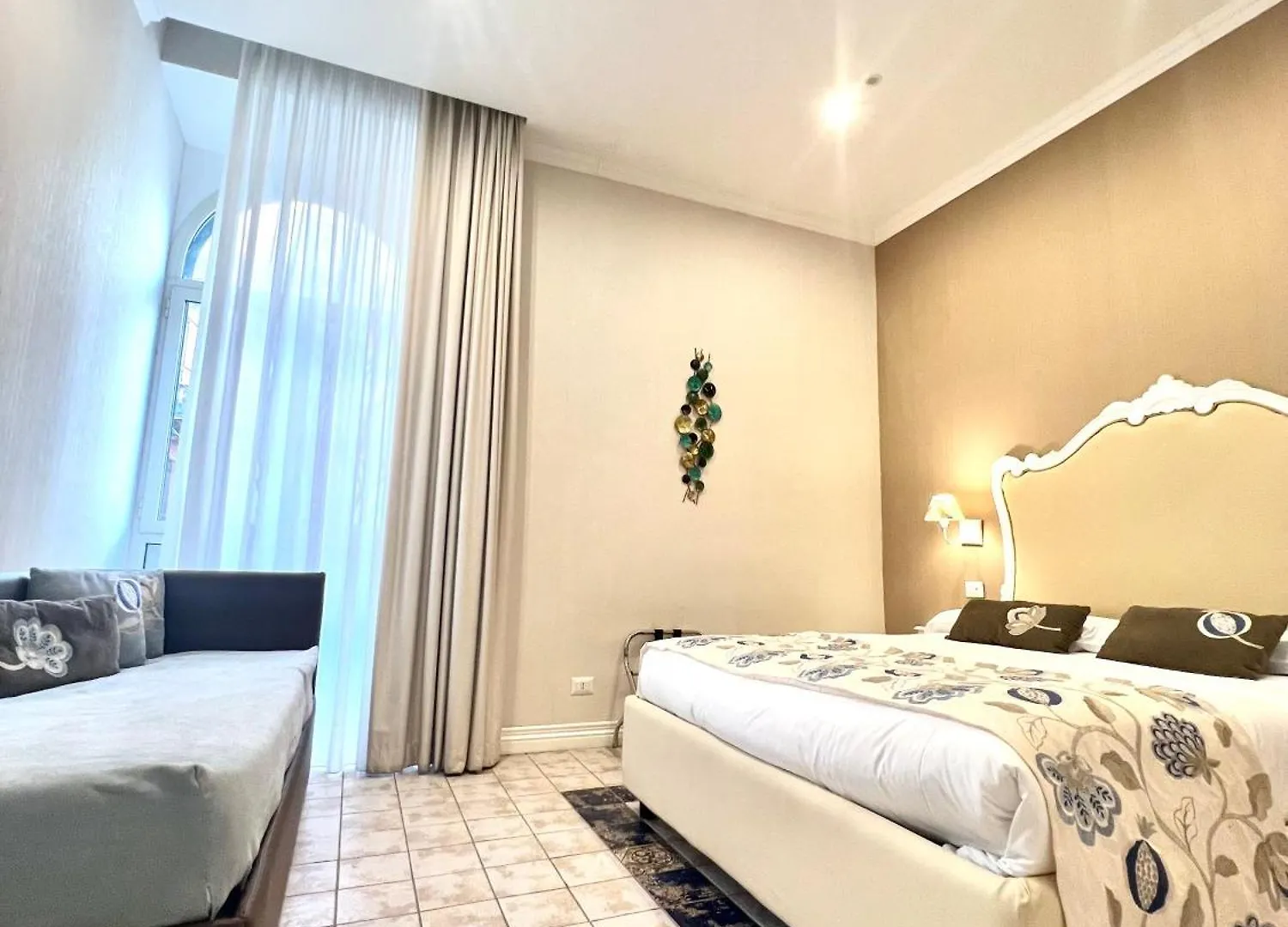 ** Oda ve Kahvaltı Certosa Suite Napoli İtalya