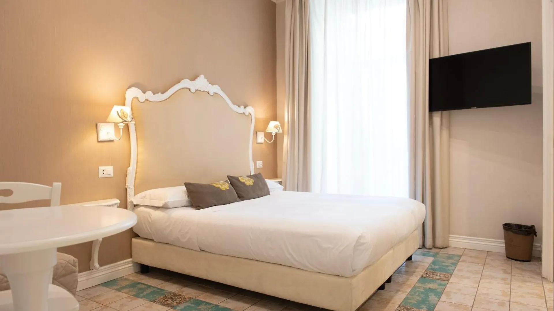 ** Oda ve Kahvaltı Certosa Suite Napoli İtalya