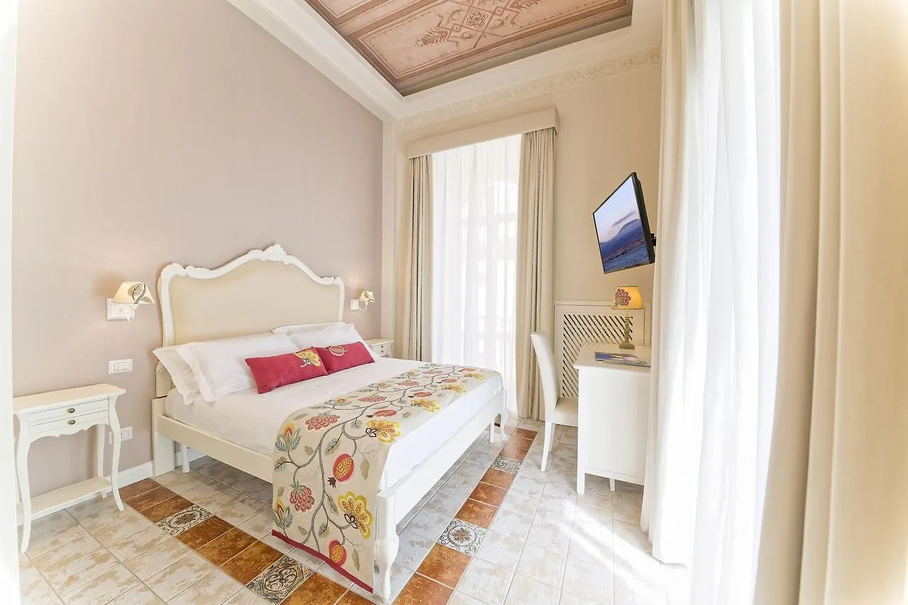 Certosa Suite Napoli Oda ve Kahvaltı