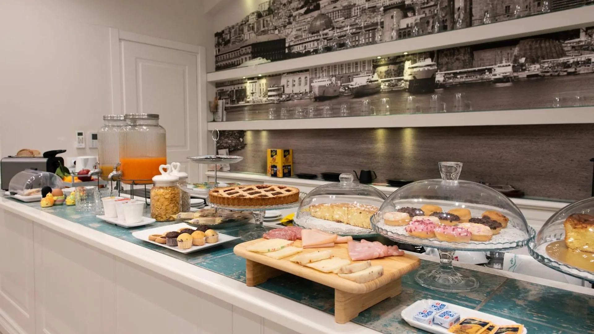 Certosa Suite Naples 2*,  Italy