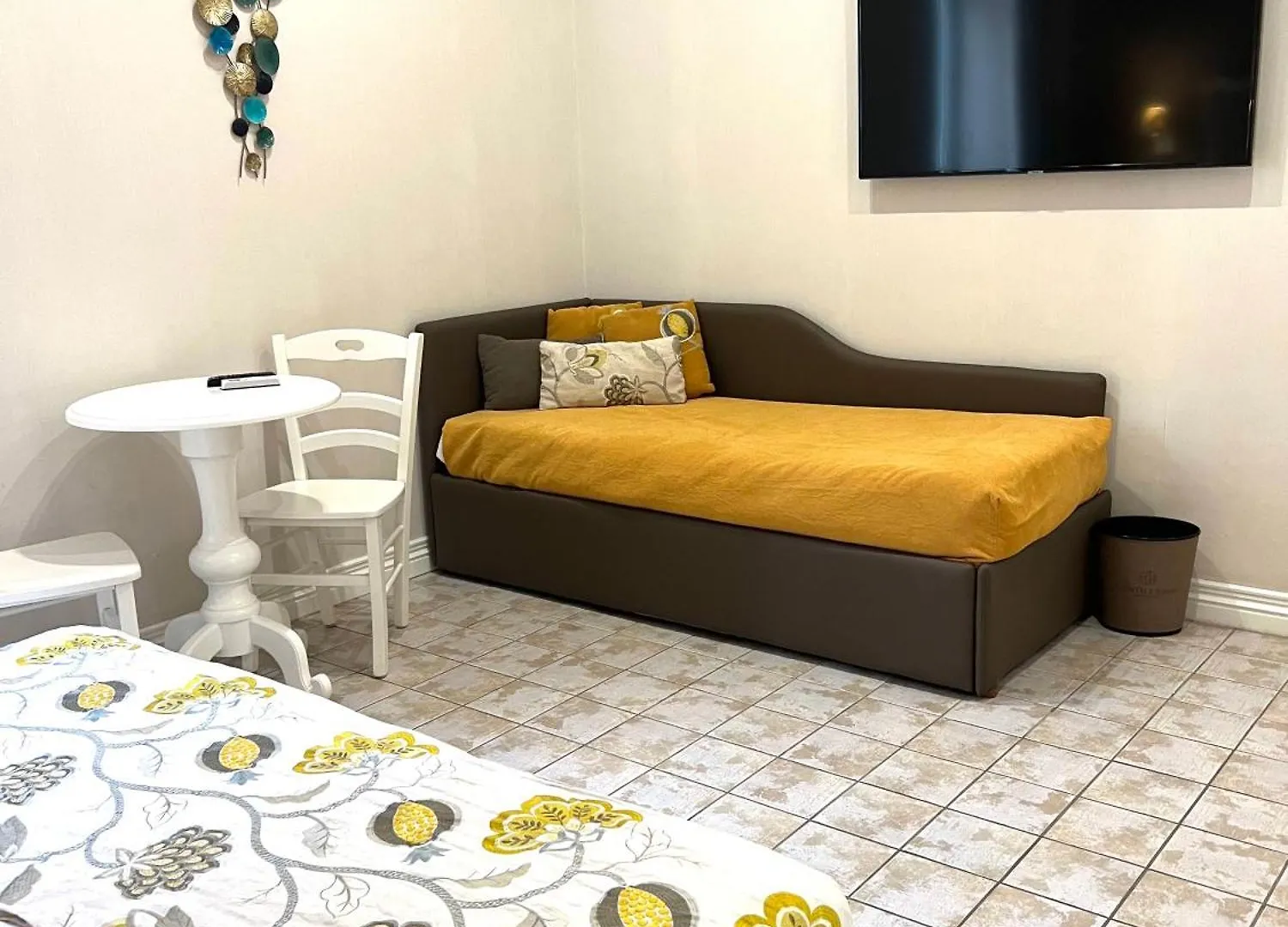 Certosa Suite Naples 2*,  Italy