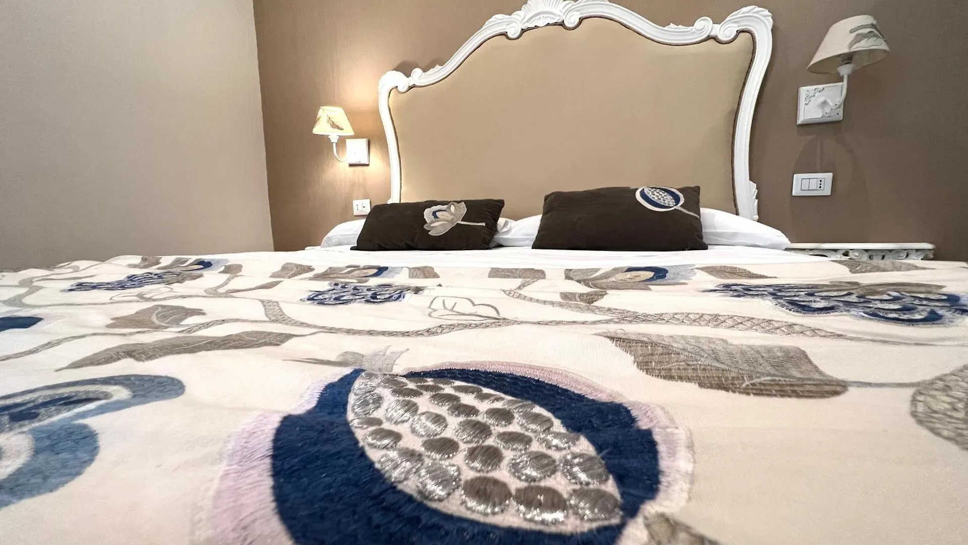 Certosa Suite Naples Bed & Breakfast